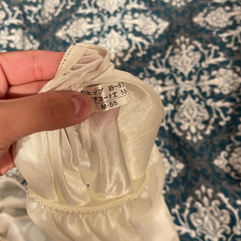 Elegant off White Sleepwear Set - Picture 9 of 9